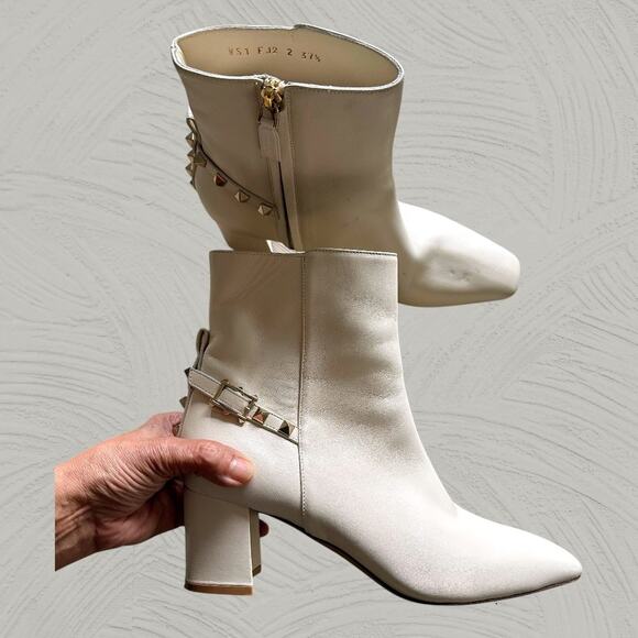 Valentino Garavani Women's Rockstud Leather Ankle Boots Size 37.5 ivory color - Picture 2 of 15